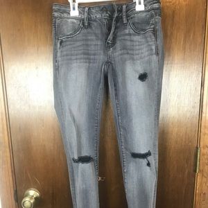 American Eagle Distressed Jean